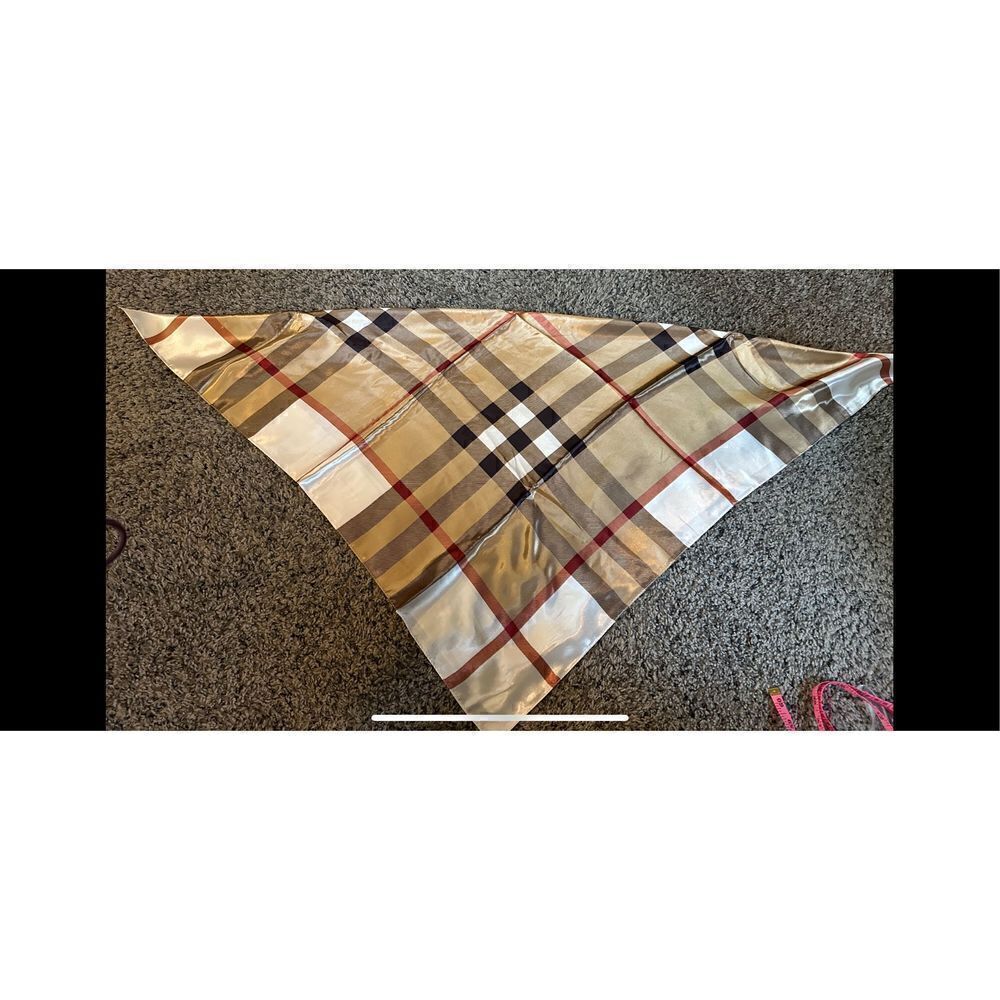 Beautiful plaid scarf/ shawl/whatever - Picture 10 of 13